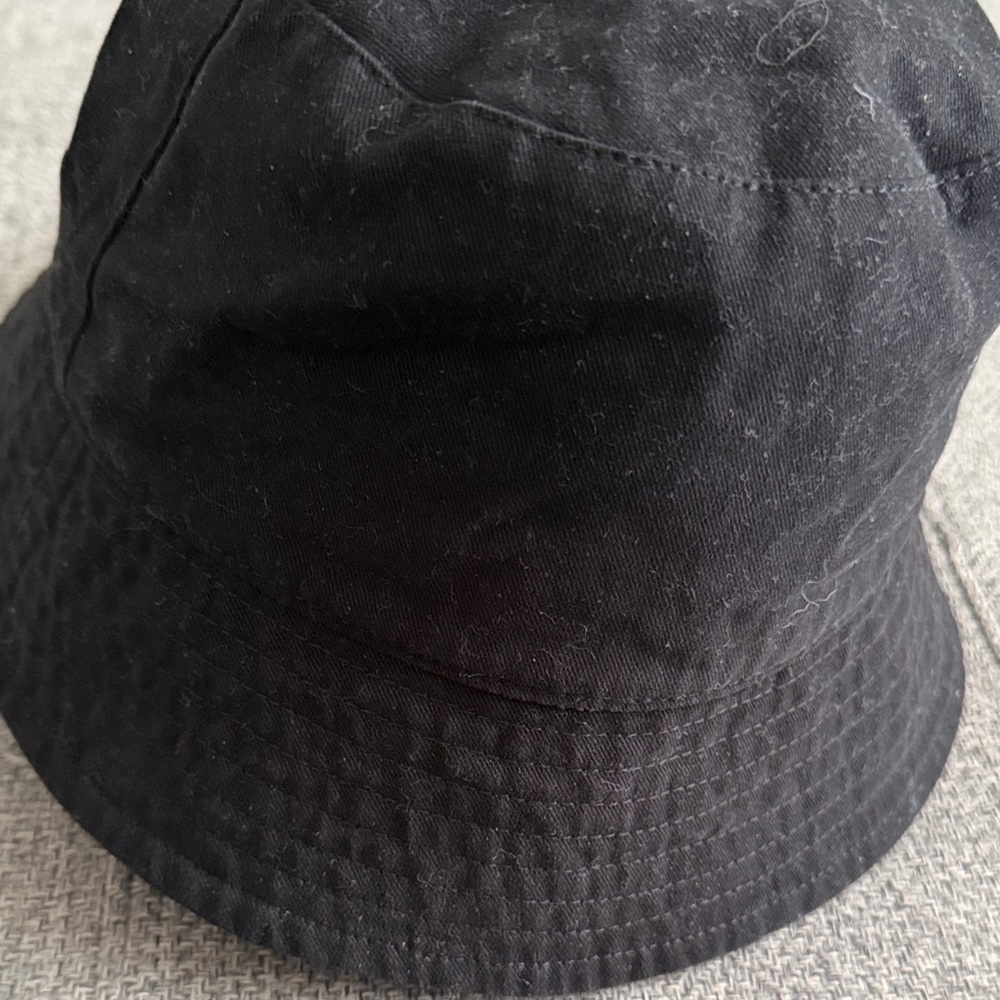 GAP Black Cotton Bucket Hat - Minimalist